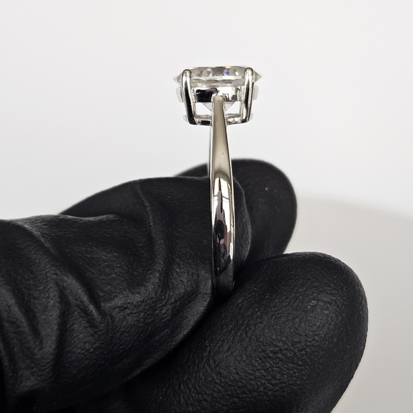 2ct Oval Moissanite Solitaire Ring - Picture 3 of 5